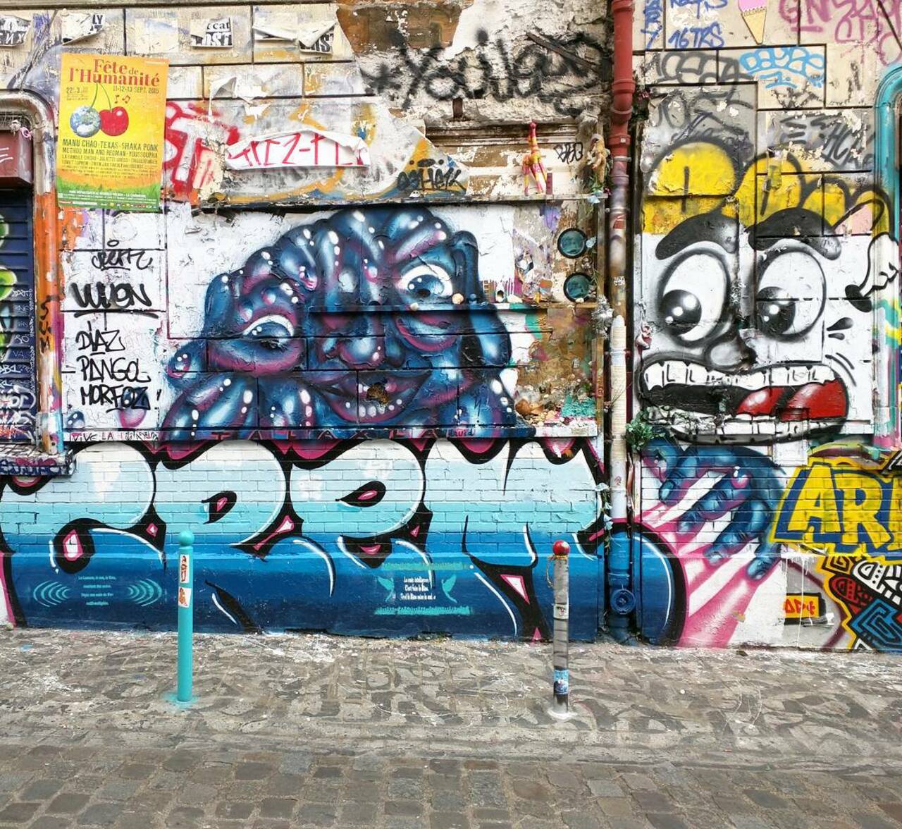 #Paris #graffiti photo by @alphaquadra http://ift.tt/1ViM2D3 #StreetArt http://t.co/N9iWgJXHQP