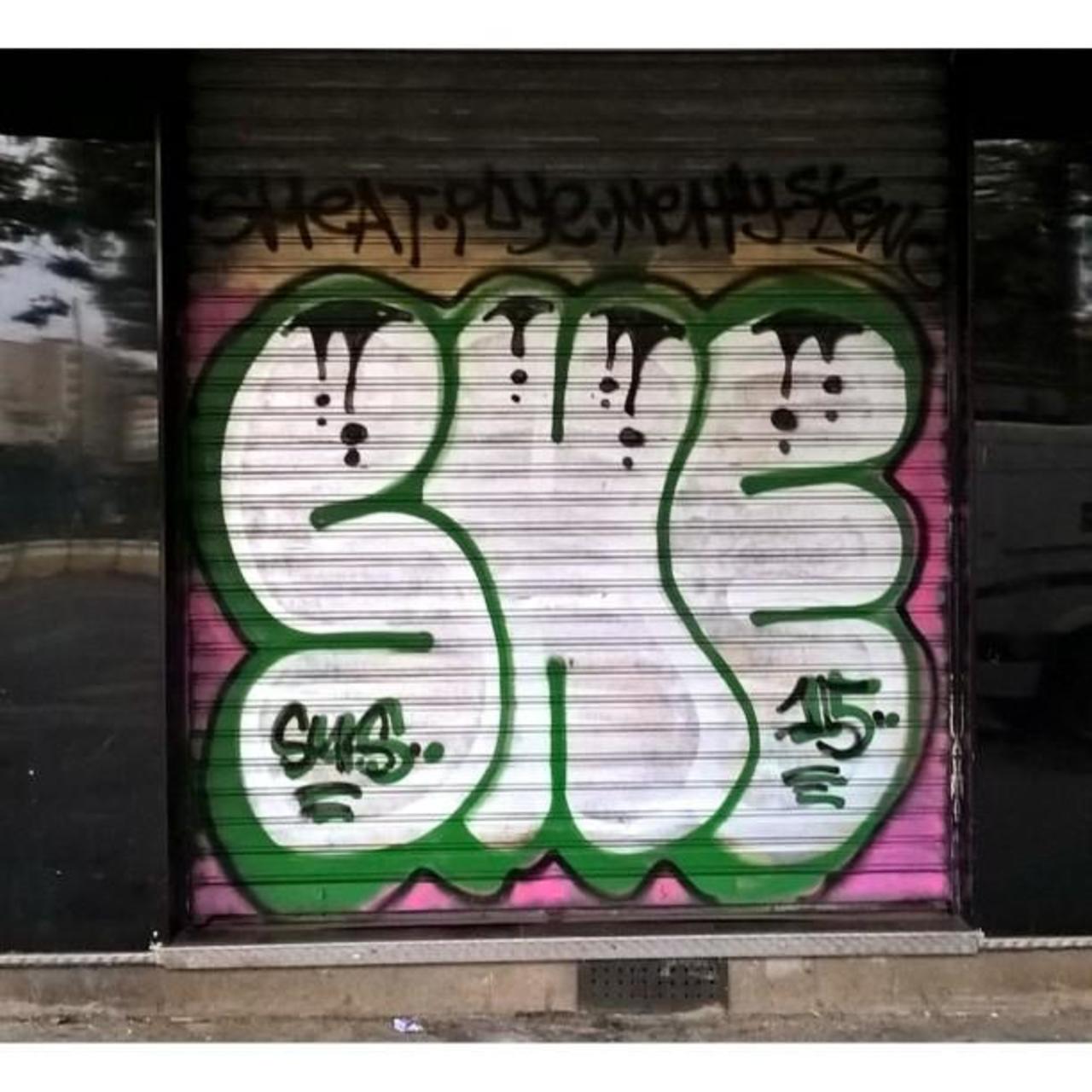#Paris #graffiti photo by @maxdimontemarciano http://ift.tt/1FUicDG #StreetArt http://t.co/rOmasyd8fw