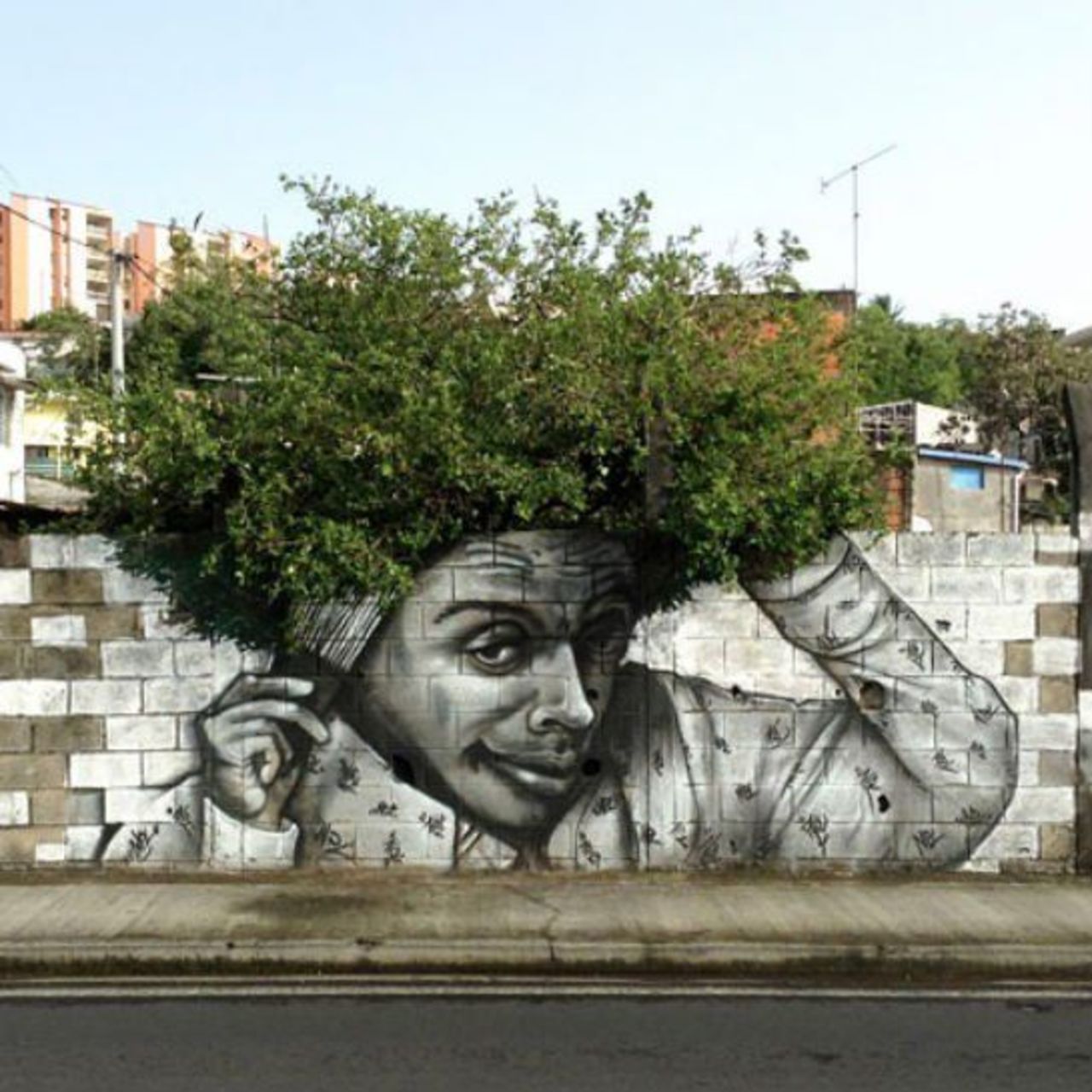 Schicke Frisur!#streetart #mural #graffiti #art https://t.co/nphntI1HdV