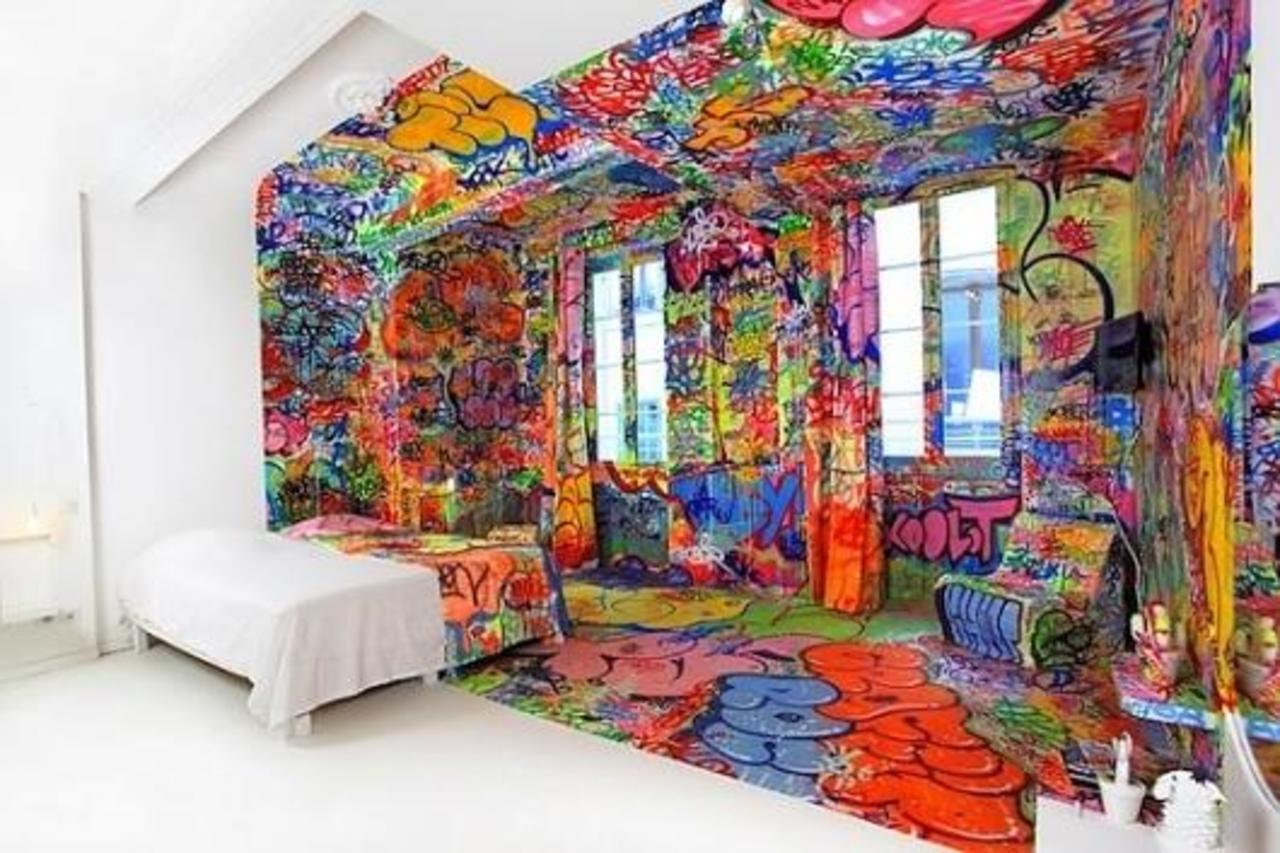 Boutique hotel  with brightly colored graffiti interiors #interior #graffiti #art http://designspiration.net/image/1314217457454/ http://t.co/hcTzs7HdVQ