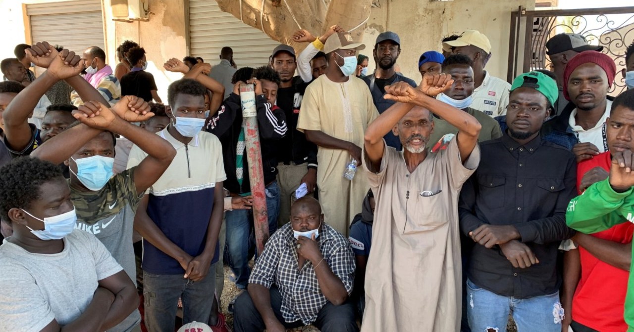 Thousands of refugees and migrants plead for Libya evacuation