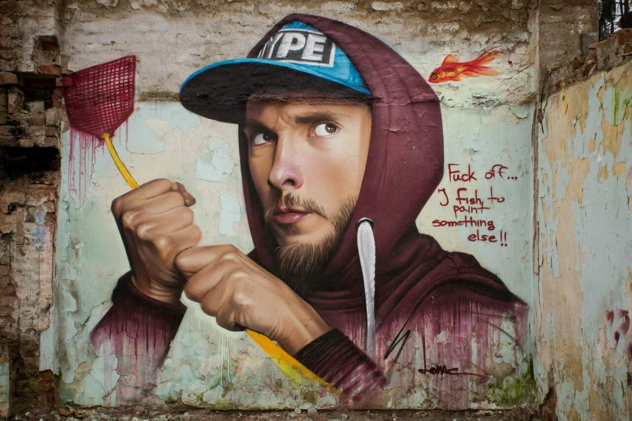 "Buzz Off" by Lonac in Zagreb, Croatia

#streetart #urbanart #mural #art #graffiti http://t.co/rNyXHXdzq5