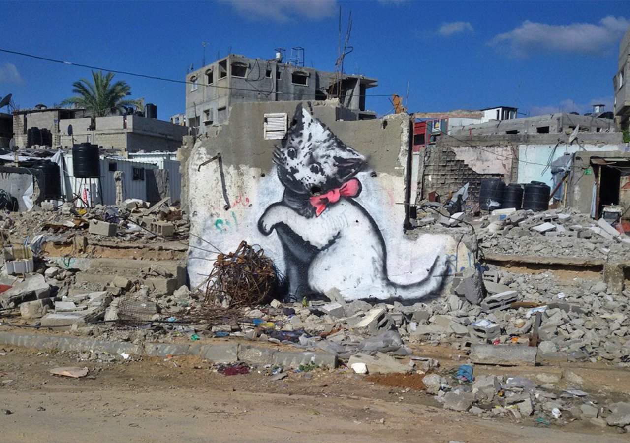 Street Art by Banksy in Gaza, Palestine

#streetart #urbanart #mural #art #graffiti http://t.co/KUSIdh1d8o