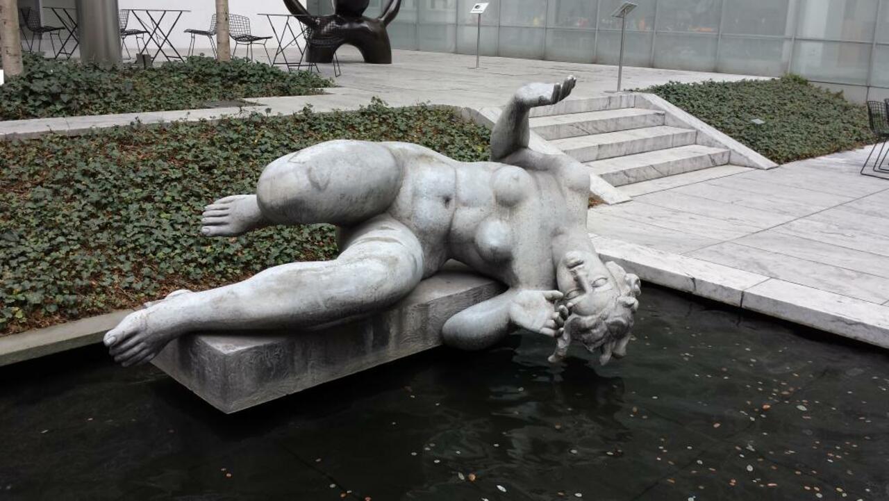 The Sculpture Garden at the #Moma... so beautiful! #ILoveNYC http://t.co/bcnzG1Y4Me