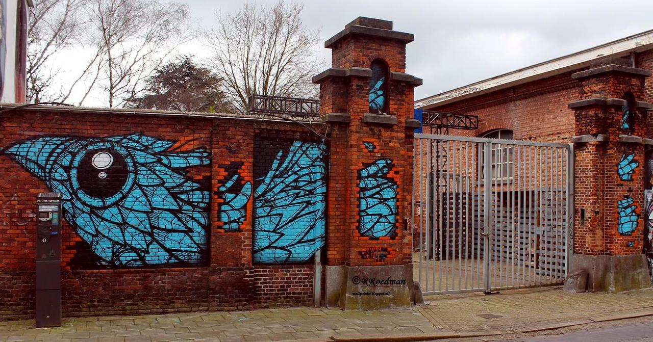 "@RRoedman: #streetart #graffiti #mural #GijsVanhee in  #Berchem #Belgium , 2 pics at  http://wallpaintss.blogspot.nl http://t.co/tGiRMoYZkU"