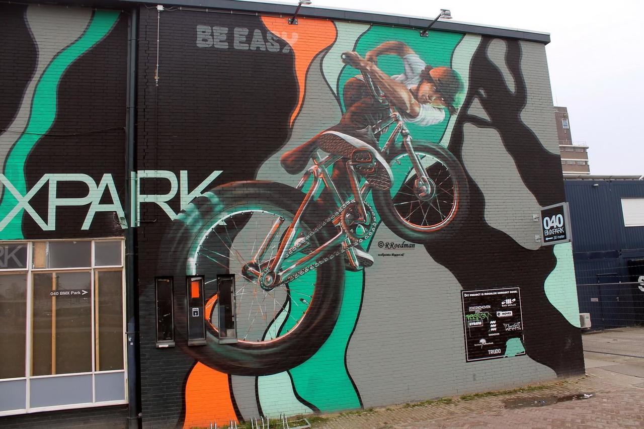 "@RRoedman: #streetart #graffiti #mural #BMX sport in  #Eindhoven, 2 pics at  http://wallpaintss.blogspot.nl http://t.co/XumI9z78AF"