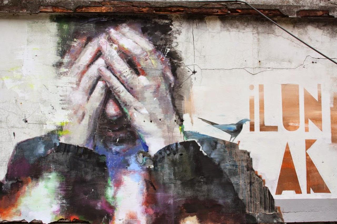 Xabier XTRM & Sebastian Velasco collaborate on a new piece in Tolosa, Spain. #StreetArt #Graffiti #Mural http://t.co/txXgv0080i