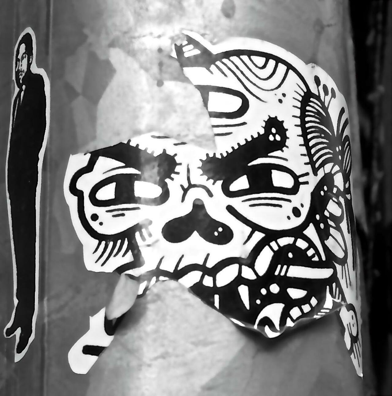 #streetart #sticker #graffiti #urban #art #design #streetphotography http://t.co/muXr7wT5LJ