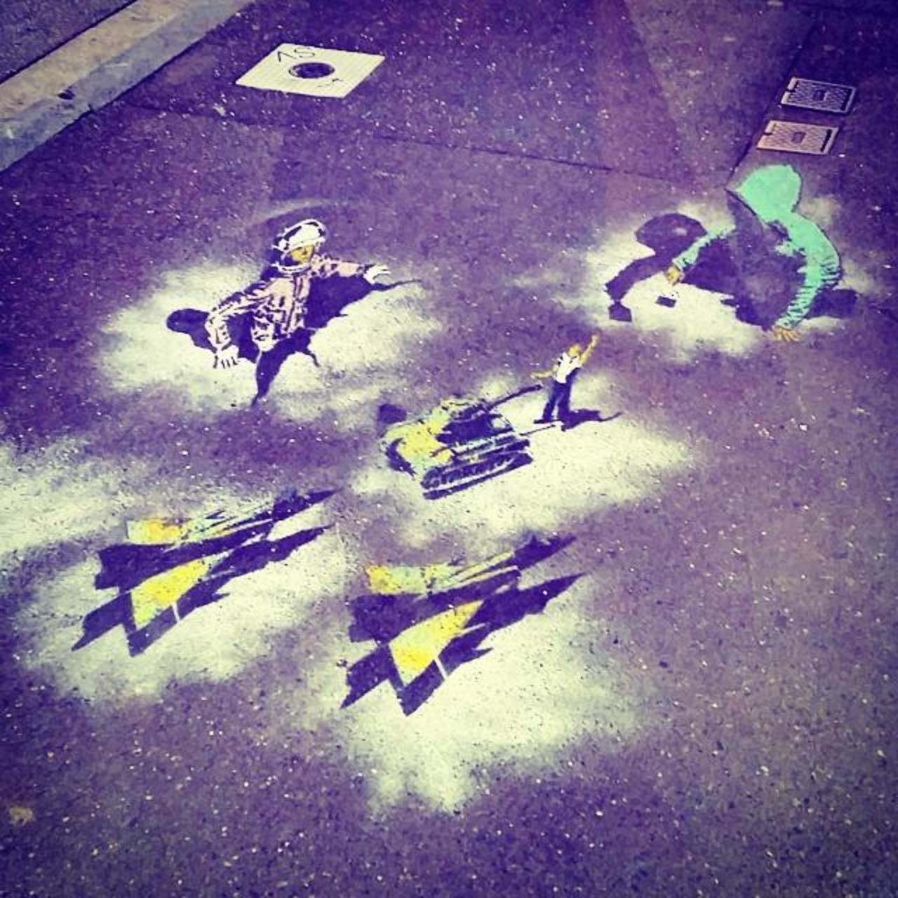 Watch your step #sidewalkart #pavementart #footpathart #streetart #art #graffiti #lanewayart #spraypaint #rsa_graff… http://t.co/16N5M4whwT
