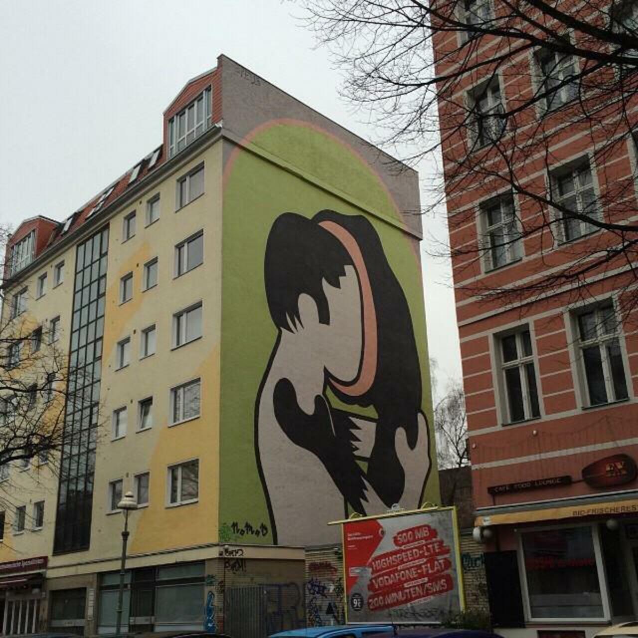 RT @StArtEverywhere: #Berlin #Allemagne #streetart #street #art #urbanart #urbantag #graffiti by becombegeek http://t.co/lxtPXmFmu1