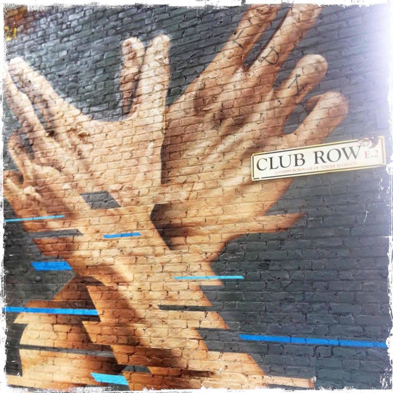 New mural by James Bullough on Club Row, Shoreditch #art #streetart #graffiti http://t.co/z527LkVqZq