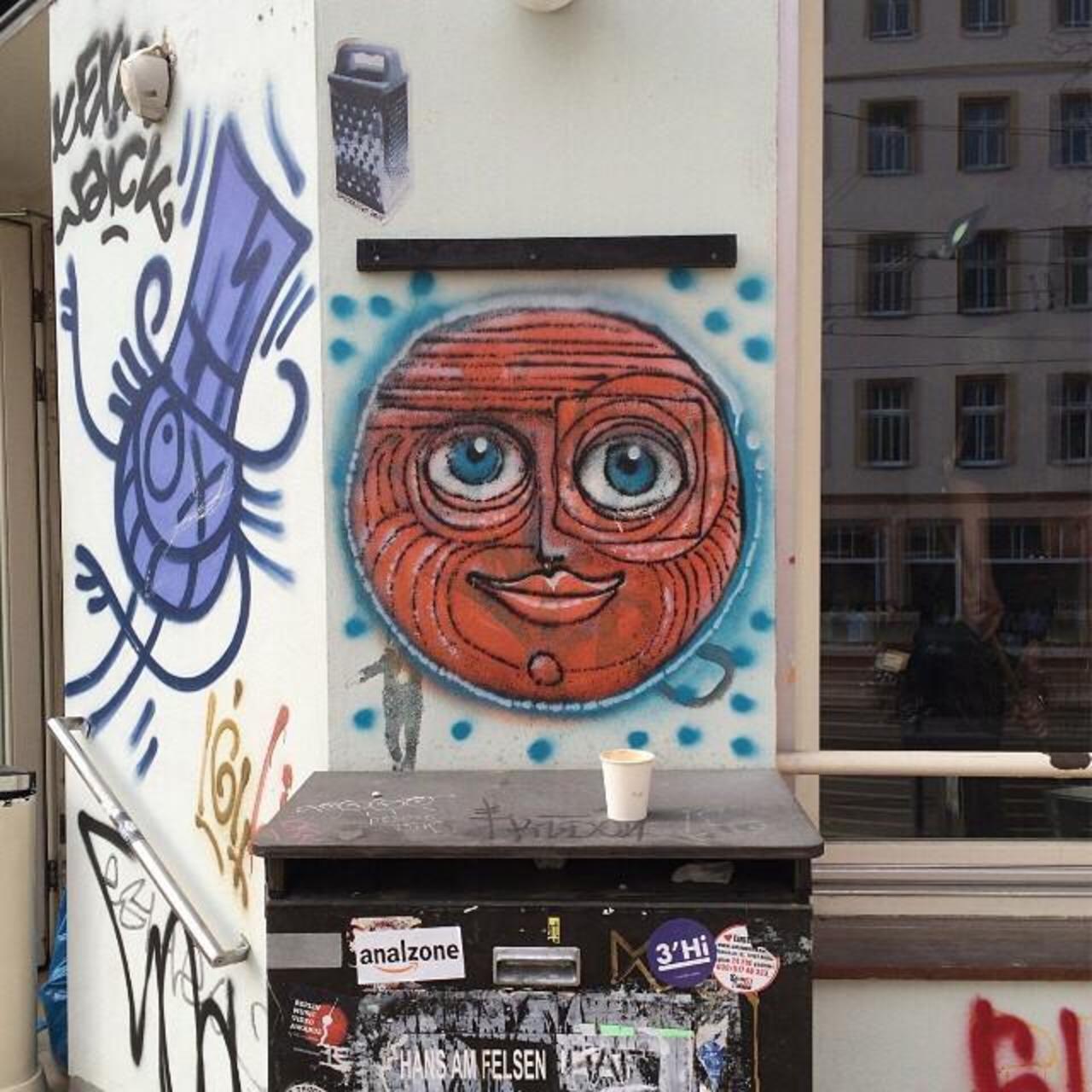 #Berlin #Allemagne #streetart #street #art #urbanart #urbantag #graffiti #streetartberlin by becombegeek http://t.co/CgcDMUJHWT