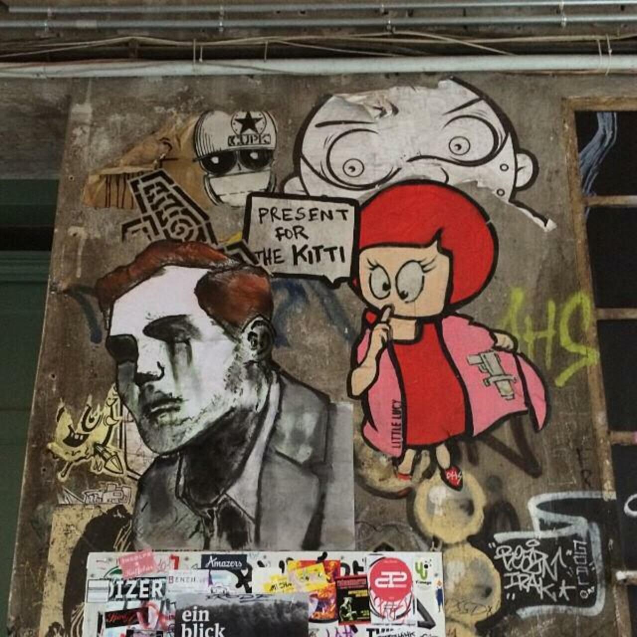 #Berlin #Allemagne #streetart #street #art #urbanart #urbantag #graffiti #streetartberlin by becombegeek http://t.co/qv6L2DFvOB