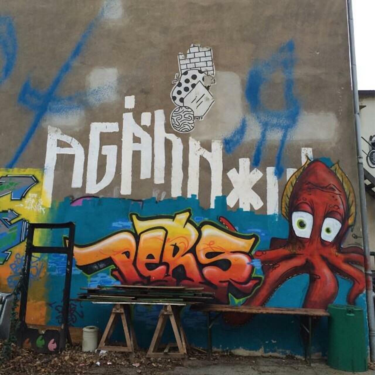 #Berlin #Allemagne #streetart #street #art #urbanart #urbantag #graffiti #streetartberlin by becombegeek http://t.co/46gqehDVV7