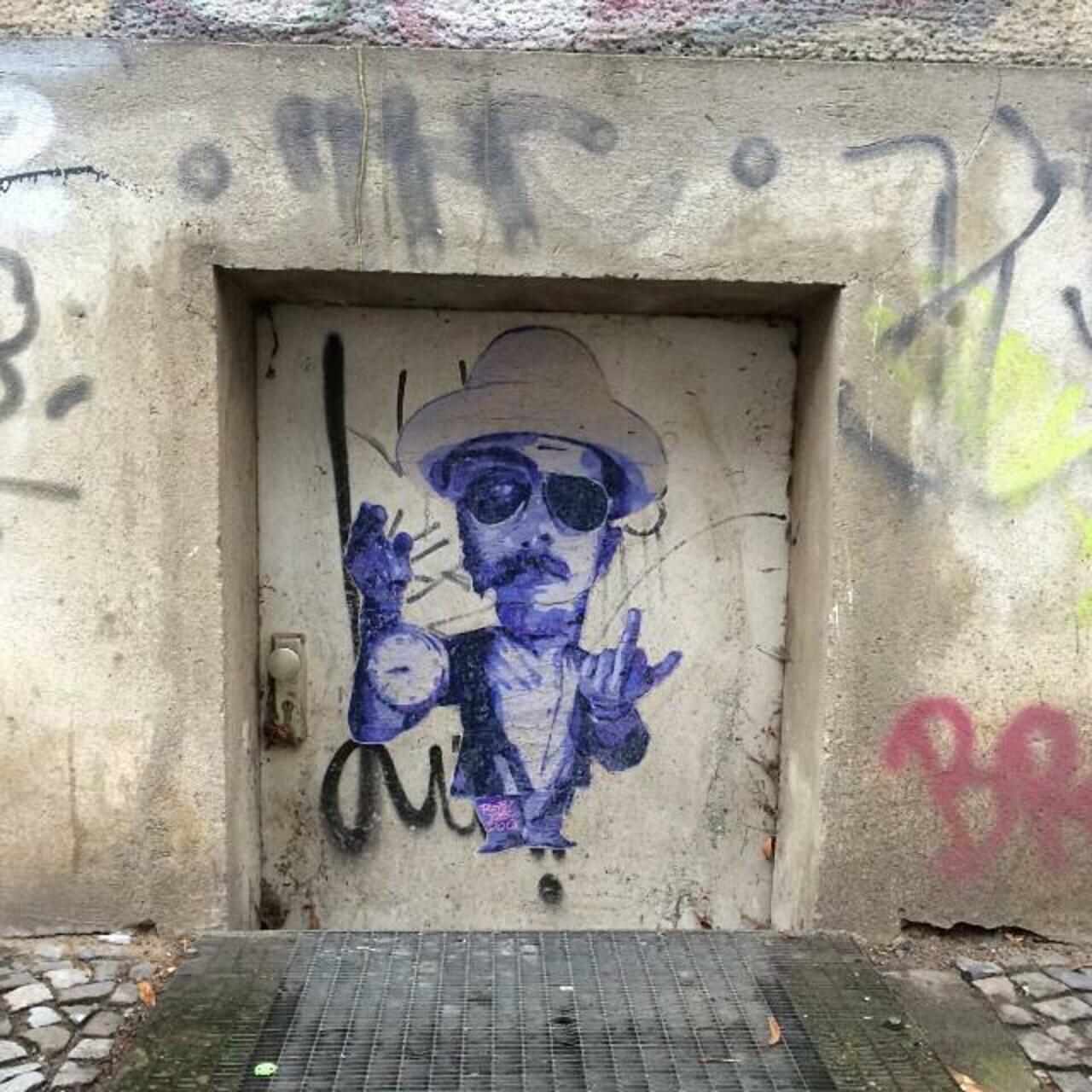#Berlin #Allemagne #streetart #street #art #urbanart #urbantag #graffiti #streetartberlin by becombegeek http://t.co/ESK2cdUYSt