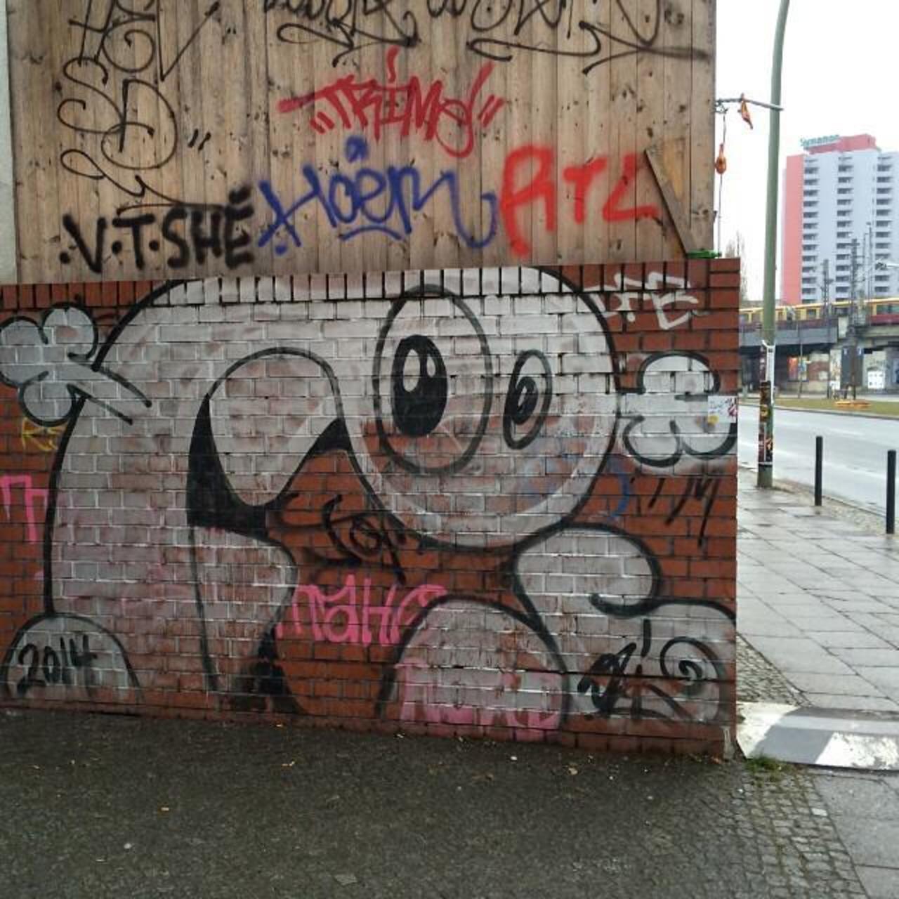 #Berlin #Allemagne #streetart #street #art #urbanart #urbantag #graffiti #streetartberlin by becombegeek http://t.co/avfIhamxb9