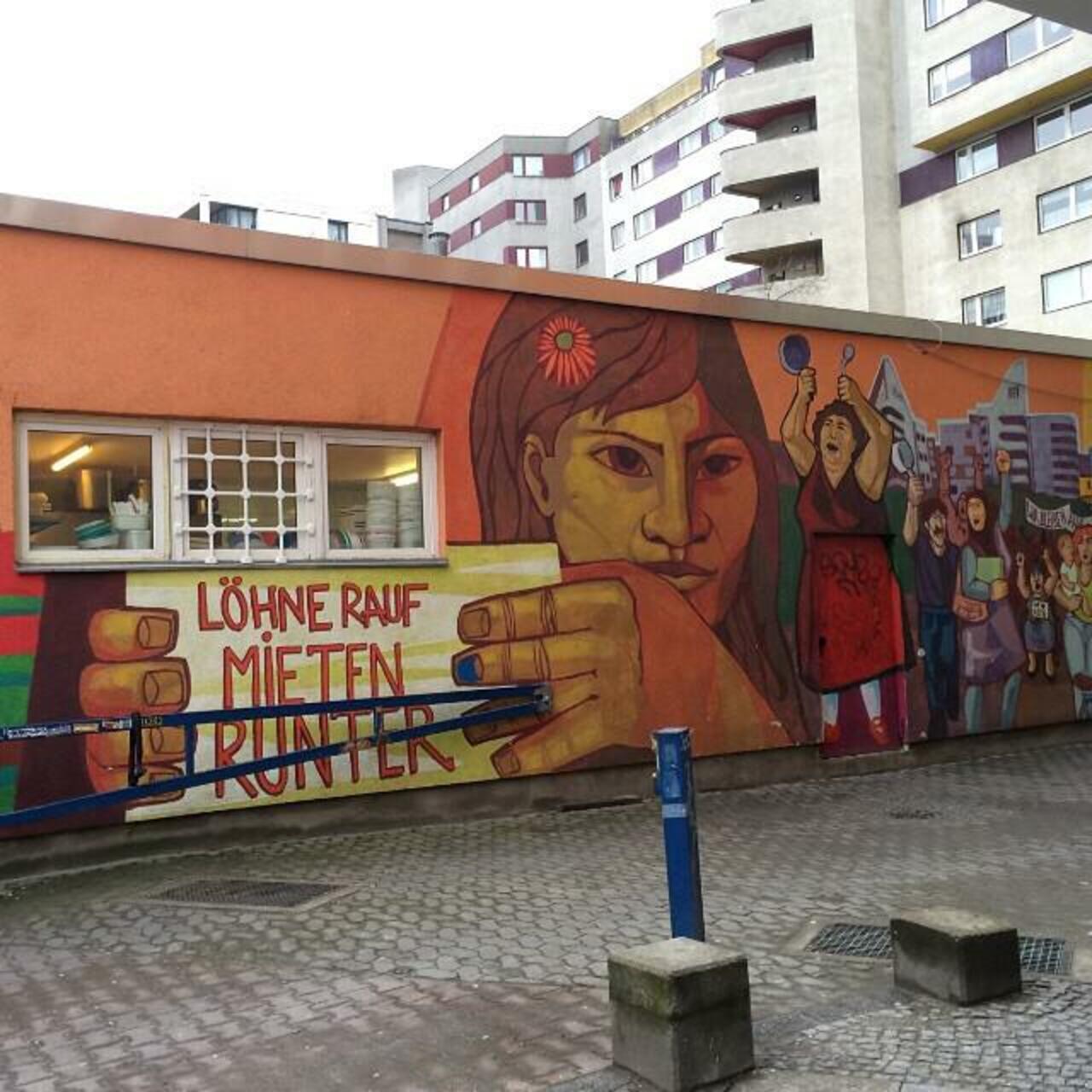 #Berlin #Allemagne #streetart #street #art #urbanart #urbantag #graffiti #streetartberlin by becombegeek http://t.co/lUtOwEZEQ2