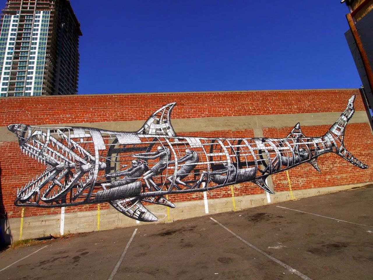 Coolest mechanical shark mural. Check out more: http://buff.ly/1xsCQDL #graffiti #urbanart #artist http://t.co/ij6FLmVk94
