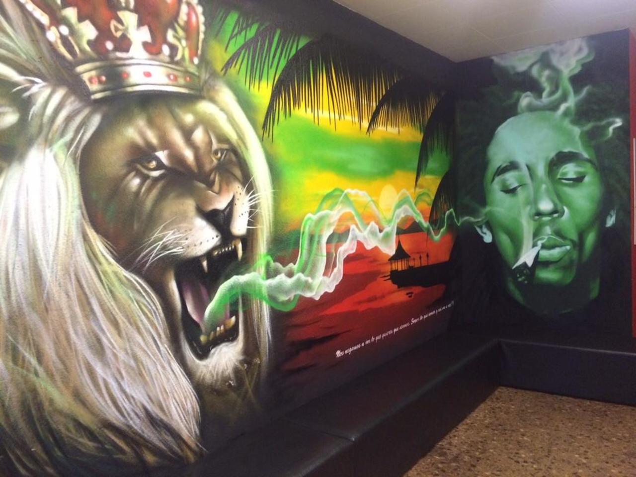 RT @Berokone: #graffiti  #leon #mural #cannabis #kingstone #berok #art #arts #dibujo #animal #urbanwalls #arteurbano #streetart http://t.co/VqgDVVxS3o