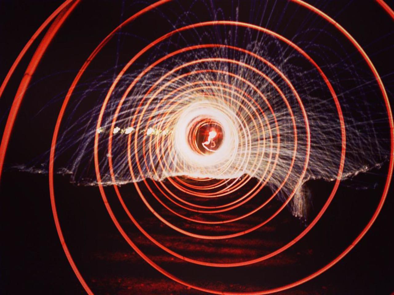 #photo #light #exibition #lightart #lightpainting #lightdrowing #P8NocniSvet #iphone #red #black #spiral #circle http://t.co/iOnXNQVkS7