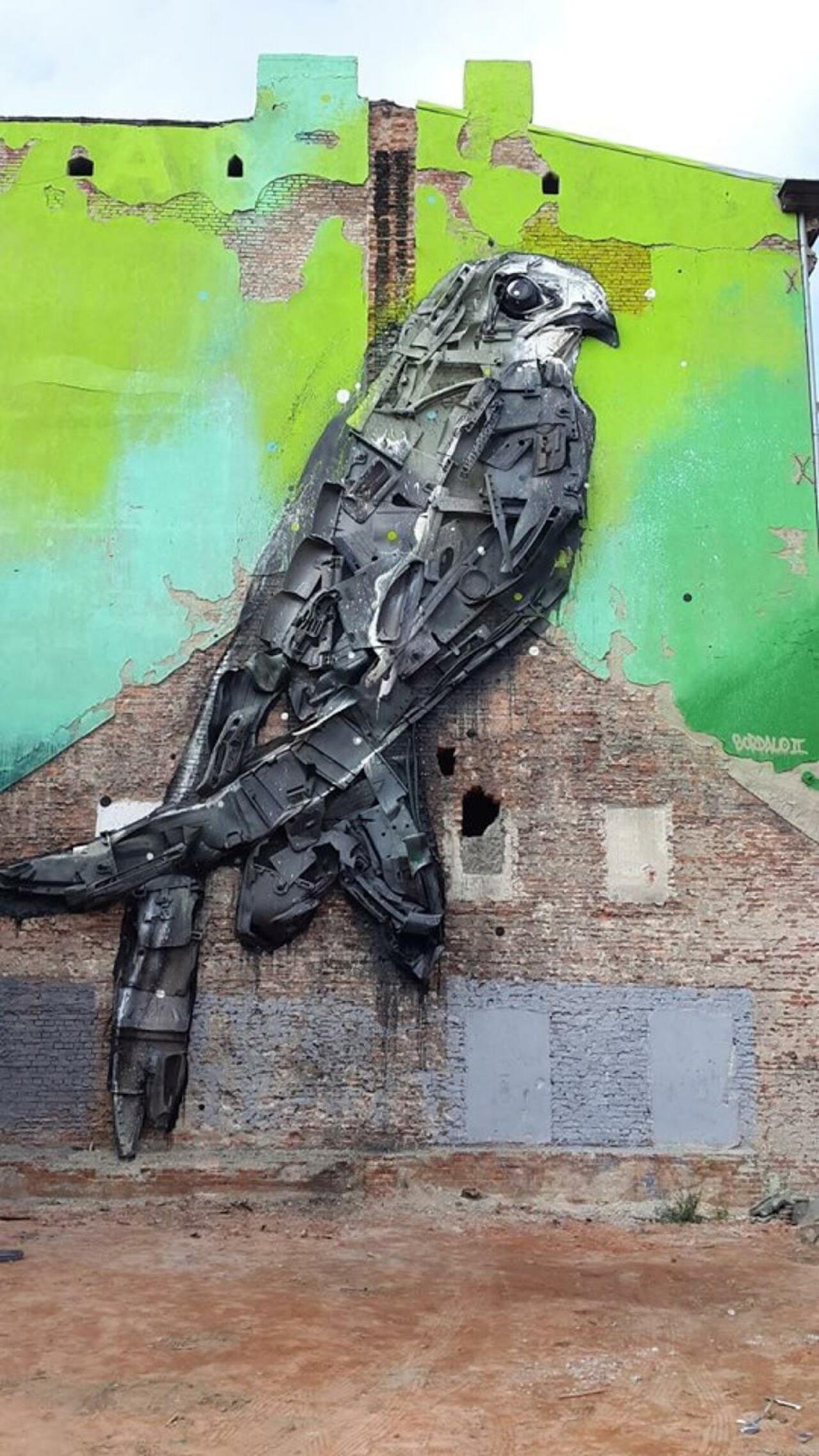 Bordalo II creates a new street art installation in Lodz, Poland. #StreetArt #Graffiti #Mural http://t.co/Rr0rCCphy0