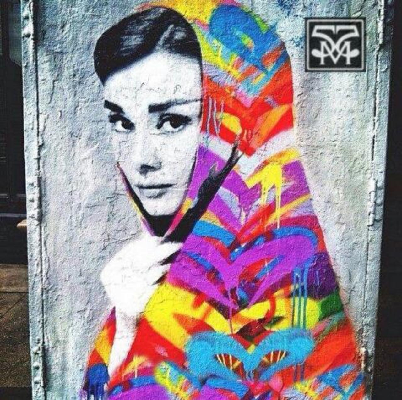 Audrey Hepburn, Awesome Mural! #55murals #streetart #graffiti #mural #murals #audreyhepburn #icon #hollywood http://t.co/Ht0slLWsRP