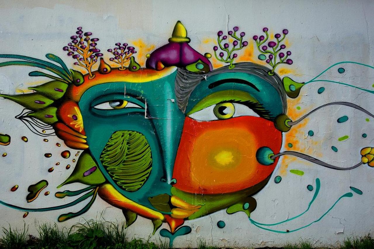 Street Art by anonymous in #Paris http://www.urbacolors.com #art #mural #graffiti #streetart http://t.co/8rnnLfwpPT