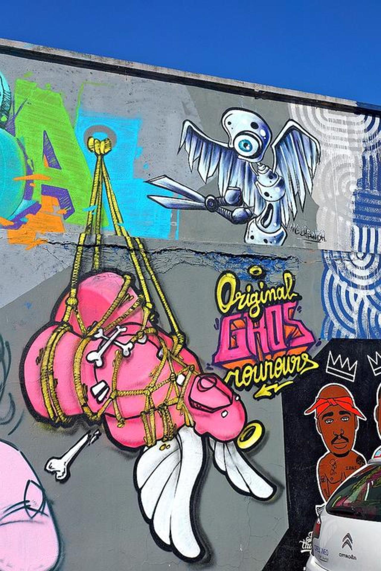 Street Art by anonymous in #Montreuil http://www.urbacolors.com #art #mural #graffiti #streetart http://t.co/pItjuGnN7a