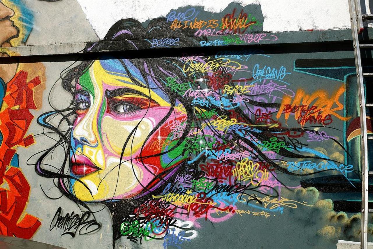 Street Art by anonymous in #Montreuil http://www.urbacolors.com #art #mural #graffiti #streetart http://t.co/KPAtQ1Jzl4