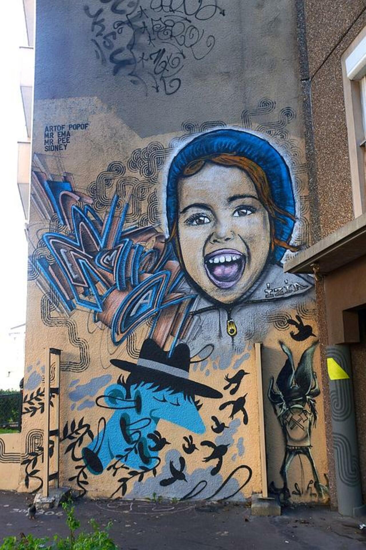Street Art by anonymous in #Montreuil http://www.urbacolors.com #art #mural #graffiti #streetart http://t.co/kBHe1FYJqd