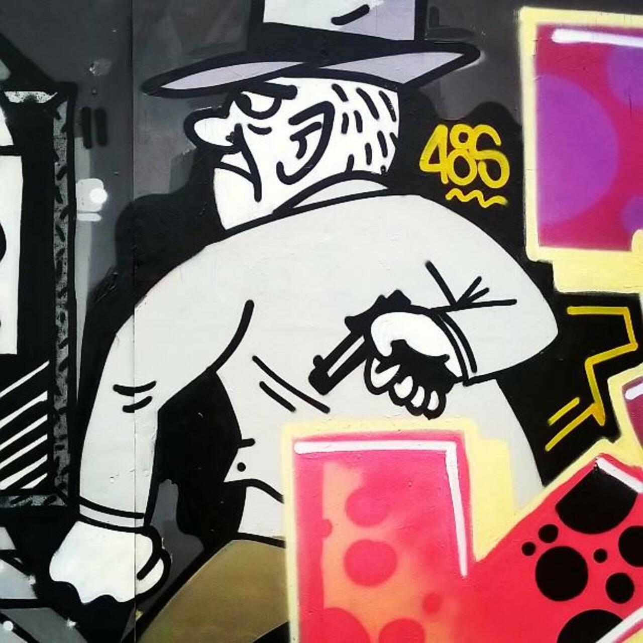 #Graffspotting #PhotoGraff #48s #gangster #trilby #graffiti #streetart #murals #street #art #digbeth #Birmingham #ci… http://t.co/YsUP52NofD