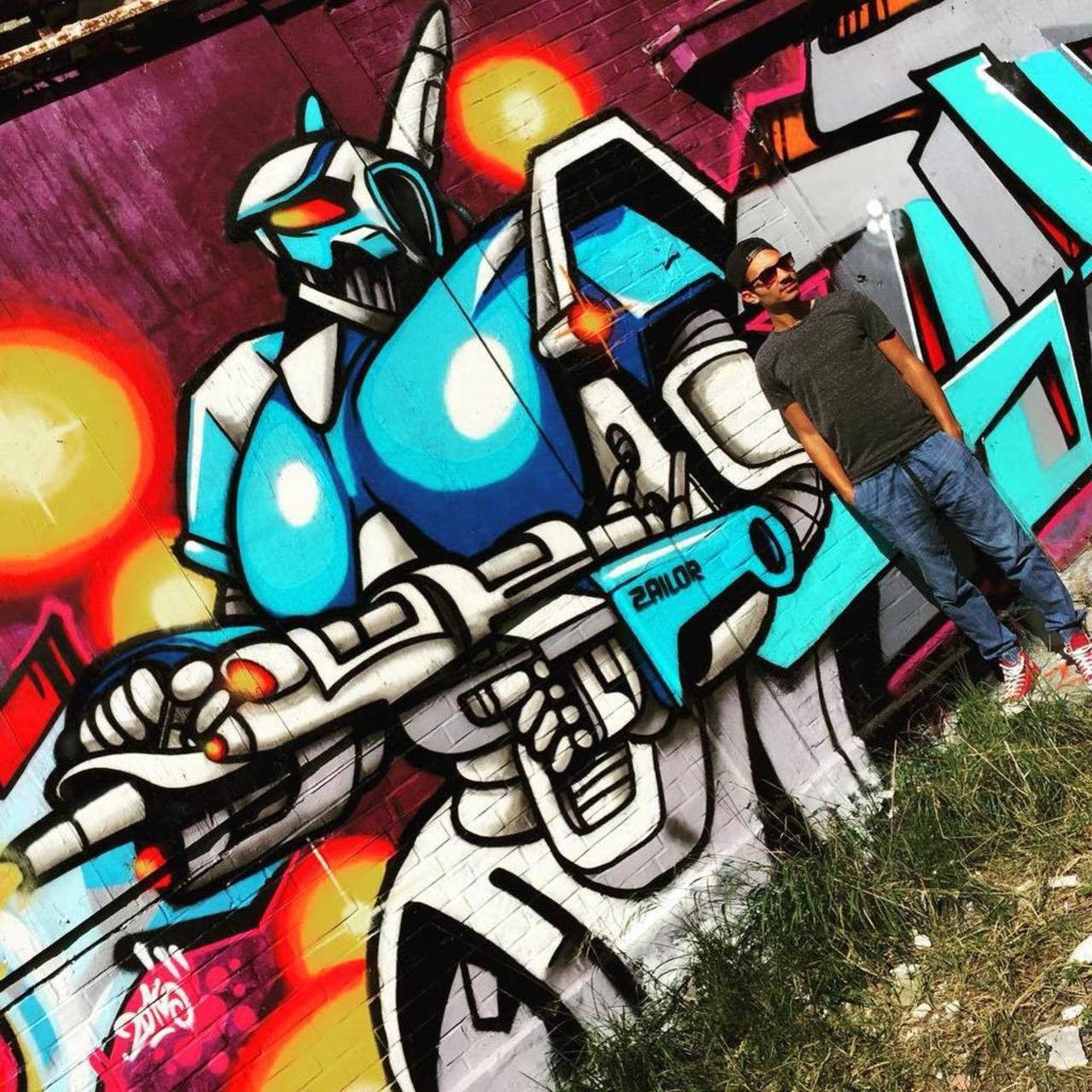 RT @Otherbots: #Art #graffiti #robot #itzehoe #colorful #cool #american #germanart #streetart #urbanart #colors by whoisyrone http://t.co/v2kdzGZ635
