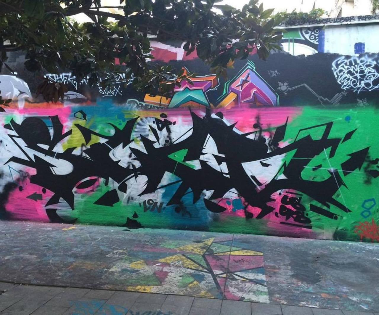via #insta_fdy "http://ift.tt/1WrmiH3" #graffiti #streetart http://t.co/cxsgUMVWP0