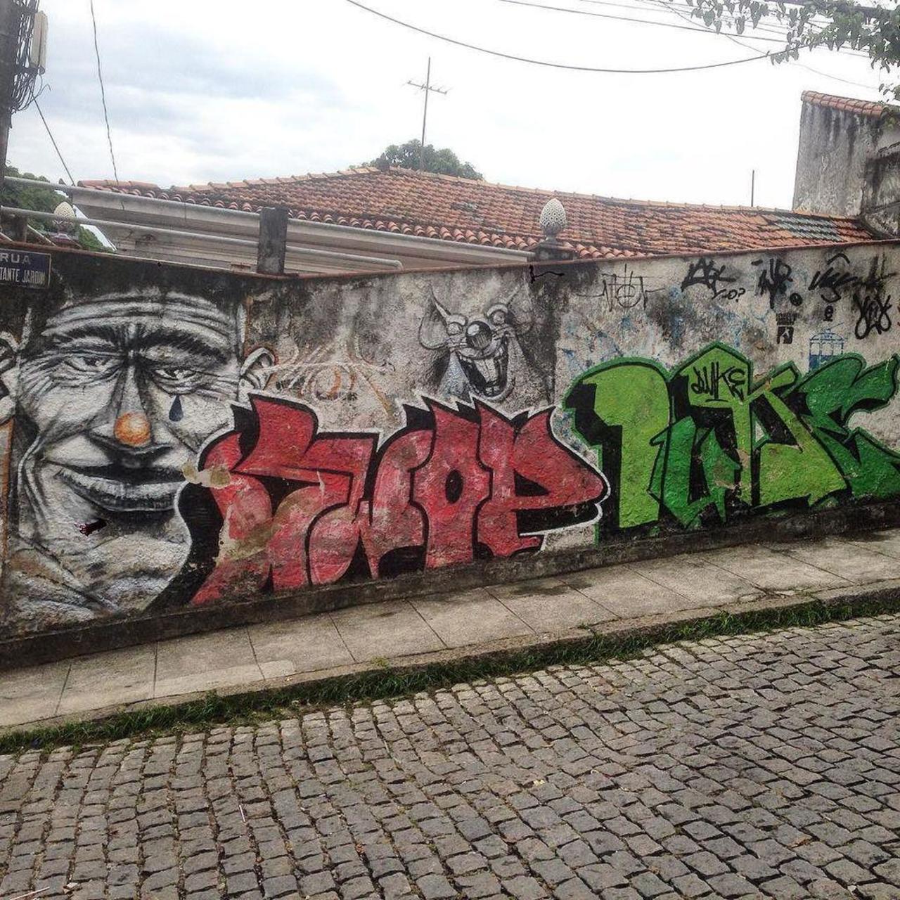 #graffiti #graffporn #streetart #streetartrio #streetartglobe #urbanart #spraydaily #MuralsDaily #nofilter #santate… http://t.co/DCBcWm8QUY