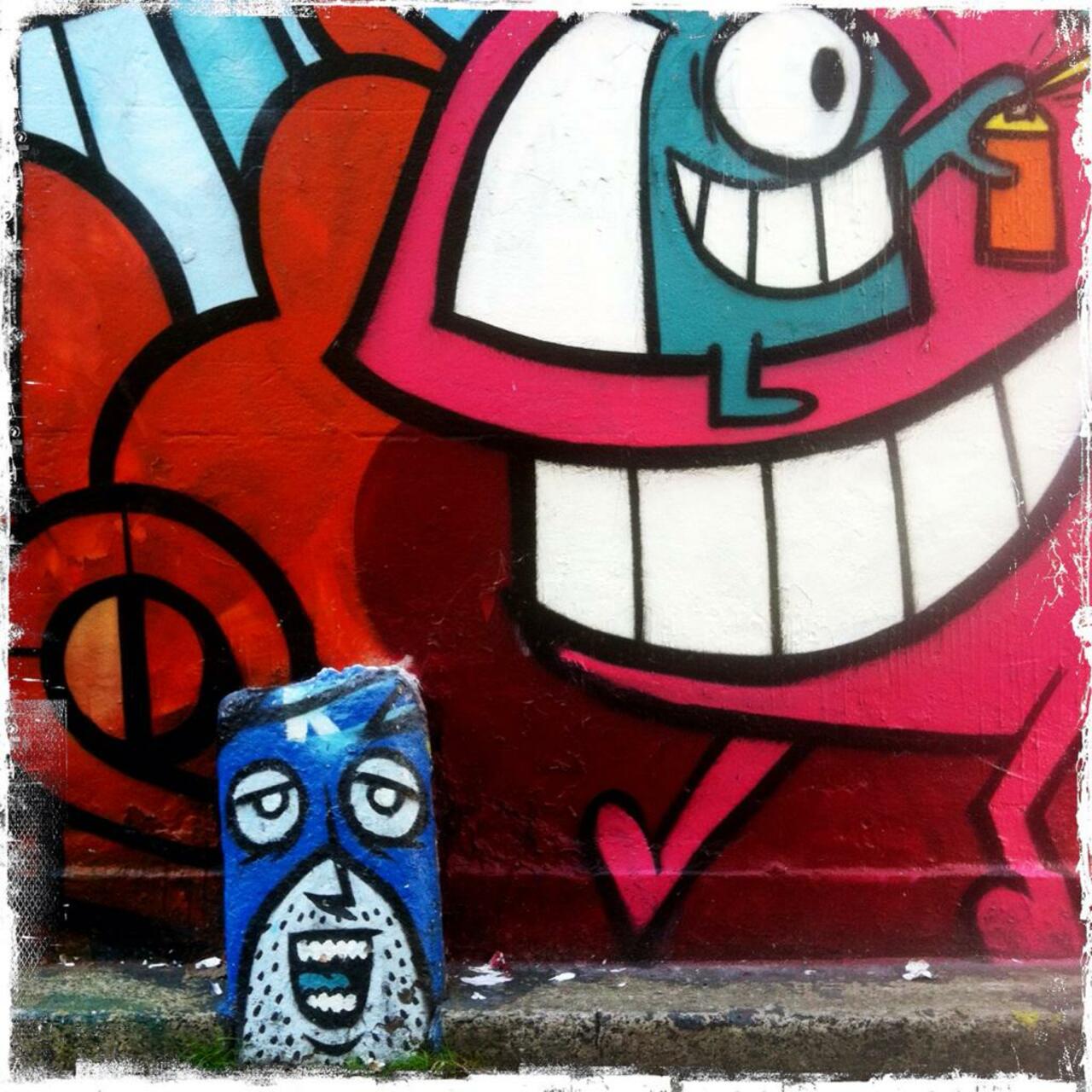 Smiles all round - @kristiandouglas & @PezBarcelona work in Star Yard, Brick Lane #art #streetart #graffiti http://t.co/E1hqqBwEt8
