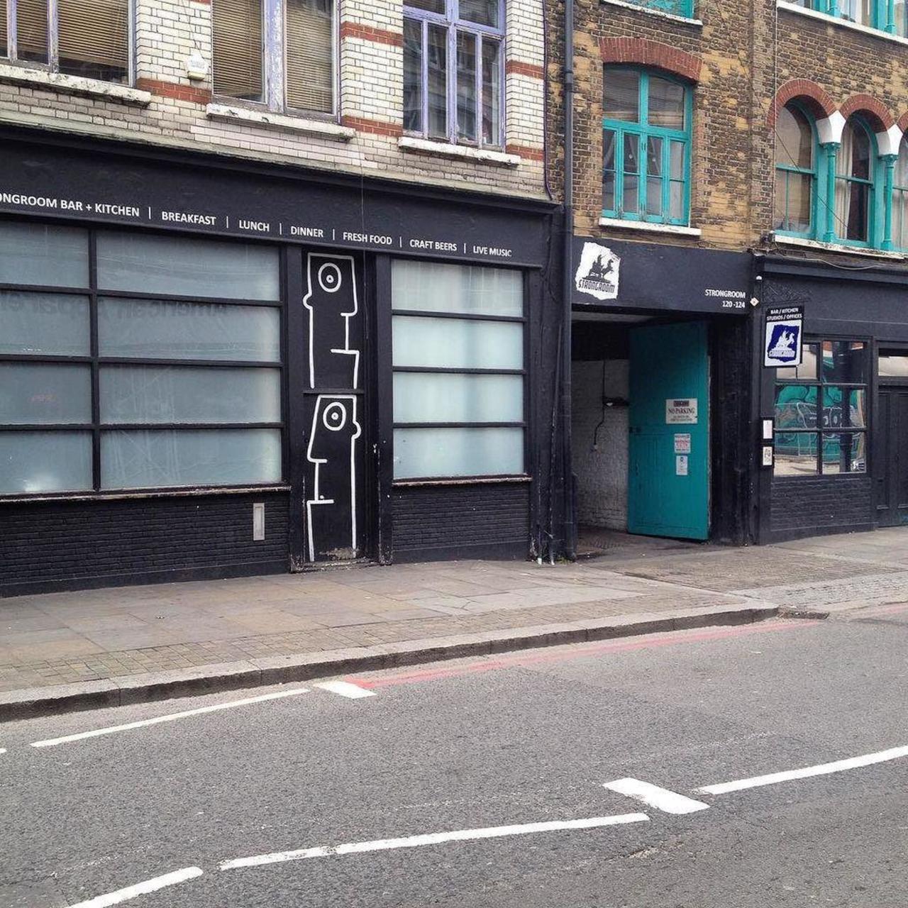 #streetart #streetartlondon #graffiti #london #thisislondon by isadarko http://t.co/YNEy7iu52v