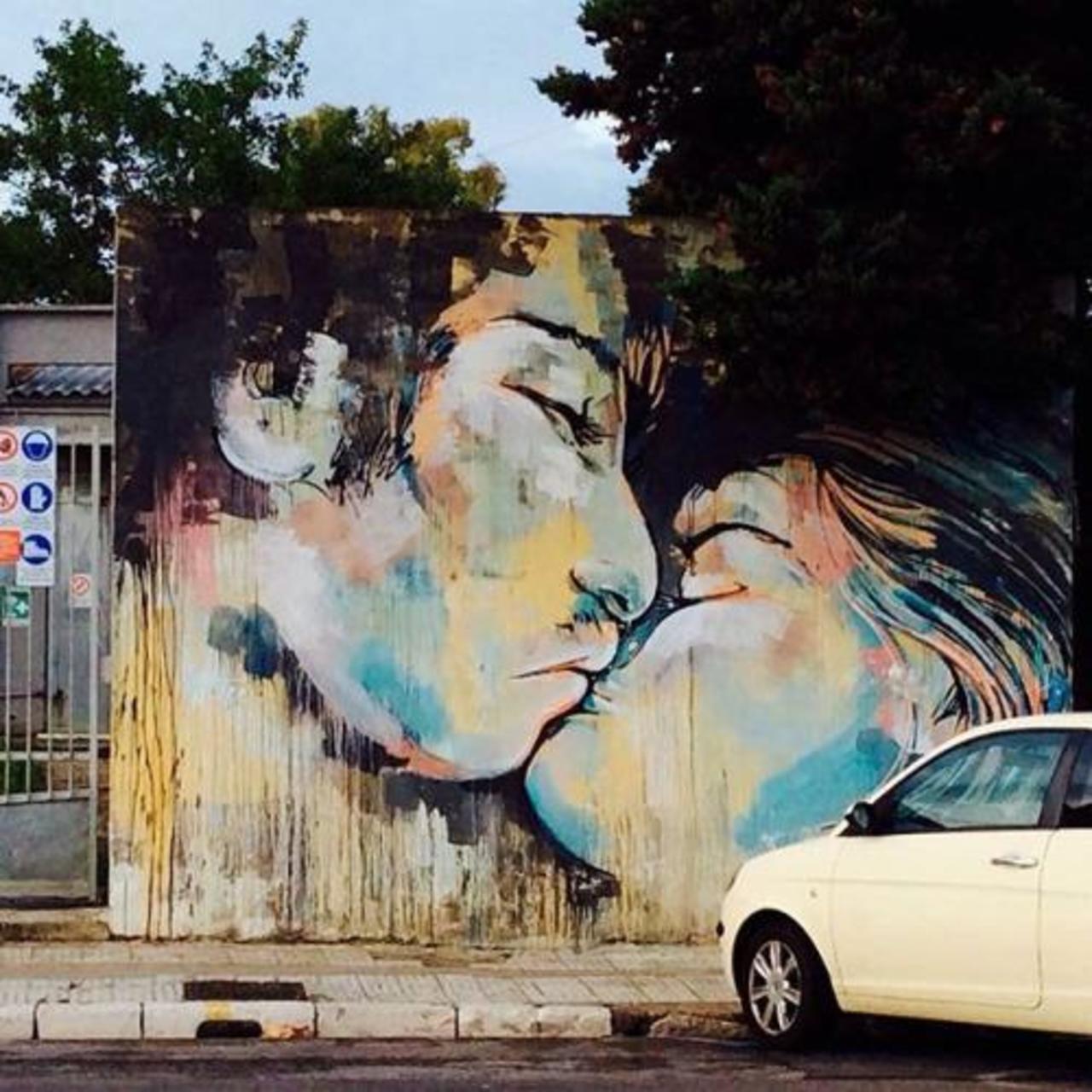 Alice Pasquini #memorieurbane #gaeta #streetart #graffiti... http://ift.tt/1PIeE7h #alicepasquini http://t.co/bqzpZjVQM0