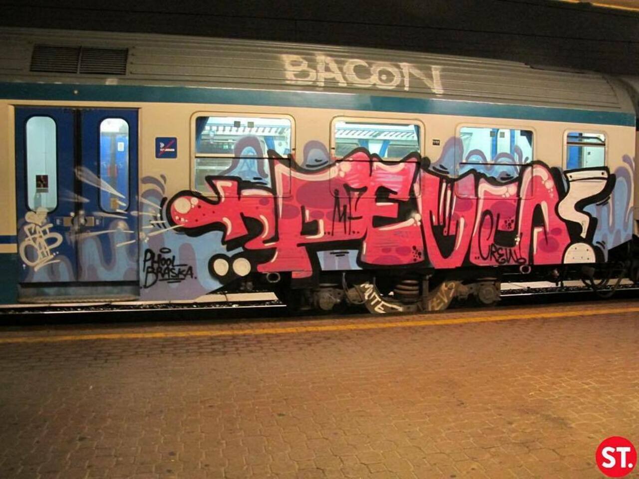 RT @artpushr: via #spraytrains "http://ift.tt/1FvLSGS" #graffiti #streetart http://t.co/95We4ThB6Y