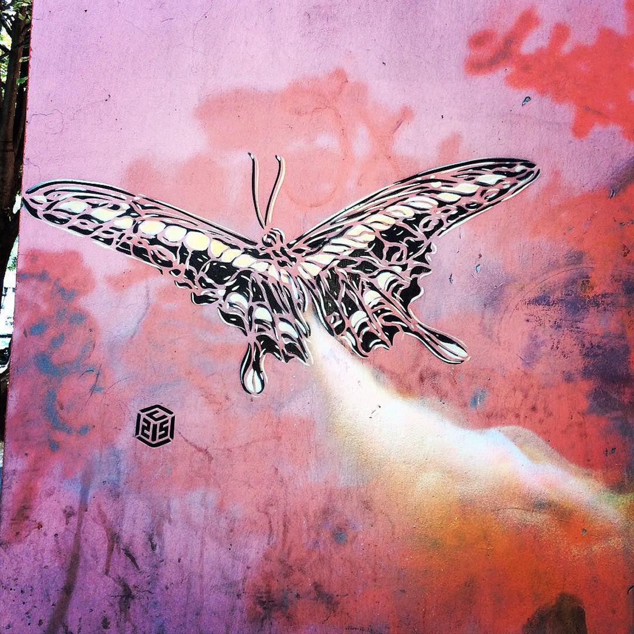 #Paris #graffiti photo by @julosteart http://ift.tt/1Jy1moI #StreetArt http://t.co/4EJIz2HVG1