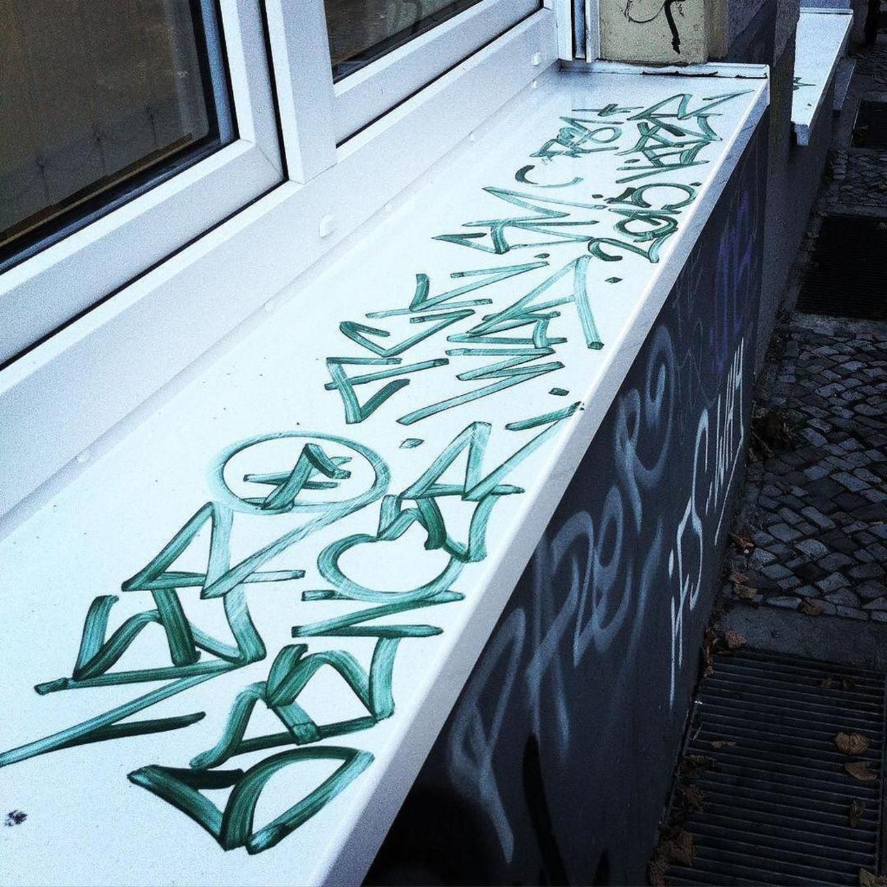 RT @artpushr: via #berlintags "http://ift.tt/1LNflNn" #graffiti #streetart http://t.co/VdsHUCtNQI