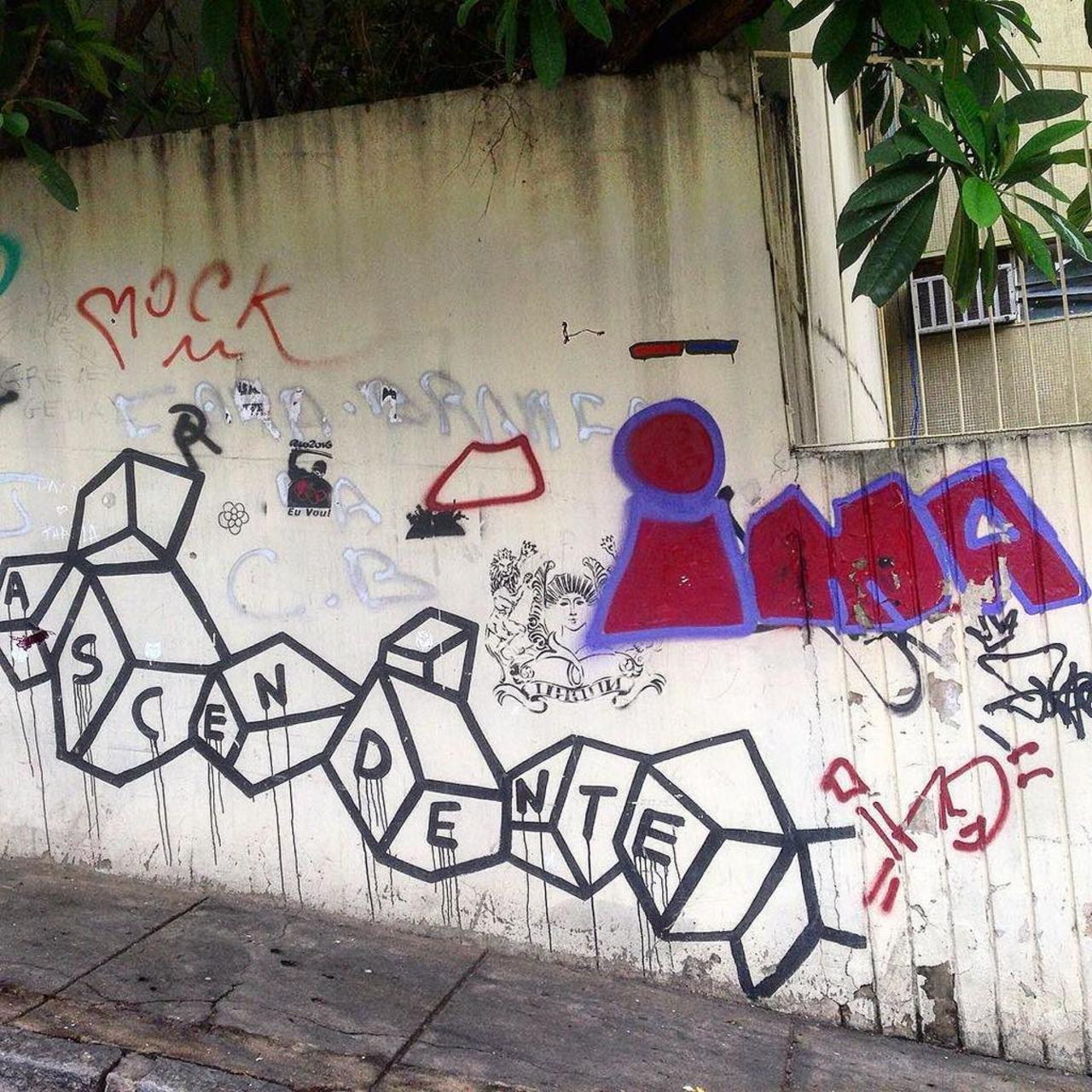 #graffiti #graffporn #streetart #streetartrio #streetartglobe #urbanart #spraydaily #MuralsDaily #nofilter #santate… http://t.co/s6DNhx88ND