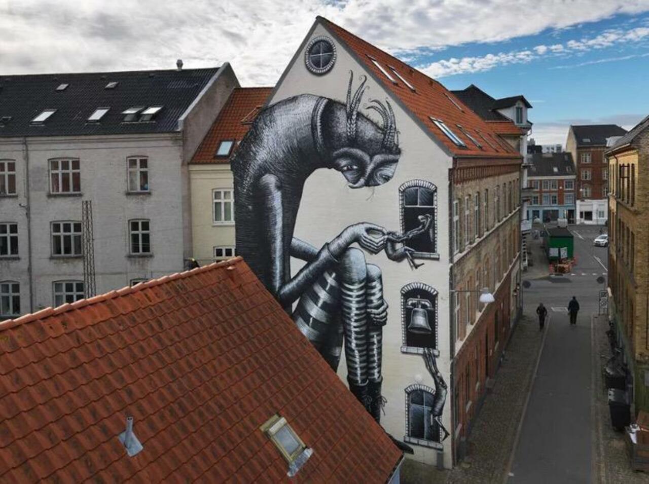 RT @AuKeats: #streetart by #phlegm #sweden #switch #graffiti #bedifferent #art #art http://t.co/7fGQ7qHKFG