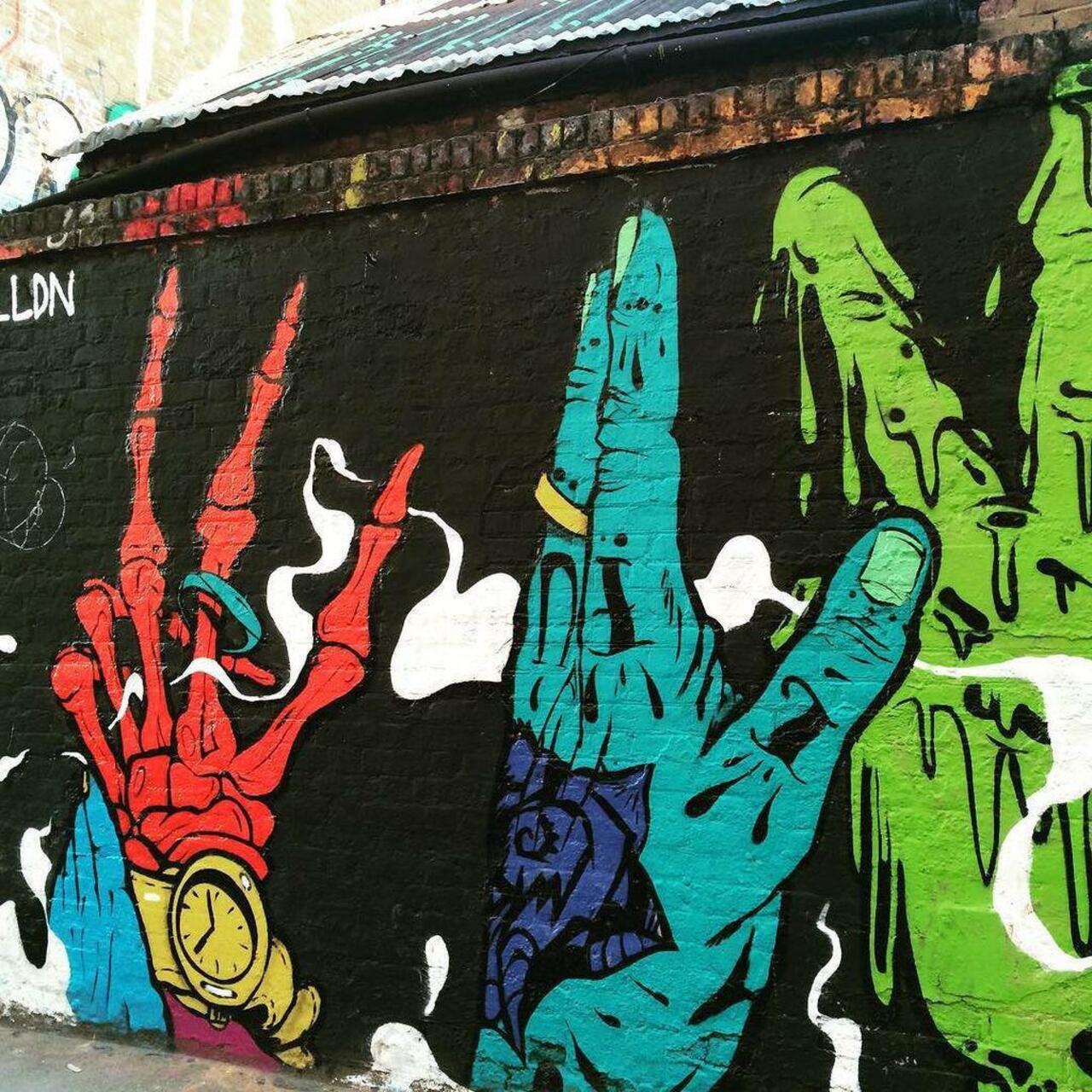 #graffitiporn  #wallporn #mural  #murales  #graffitiporn #lovestreetart #streetart #graffiti #london #loveshoreditc… https://t.co/qEcYOoY3YI