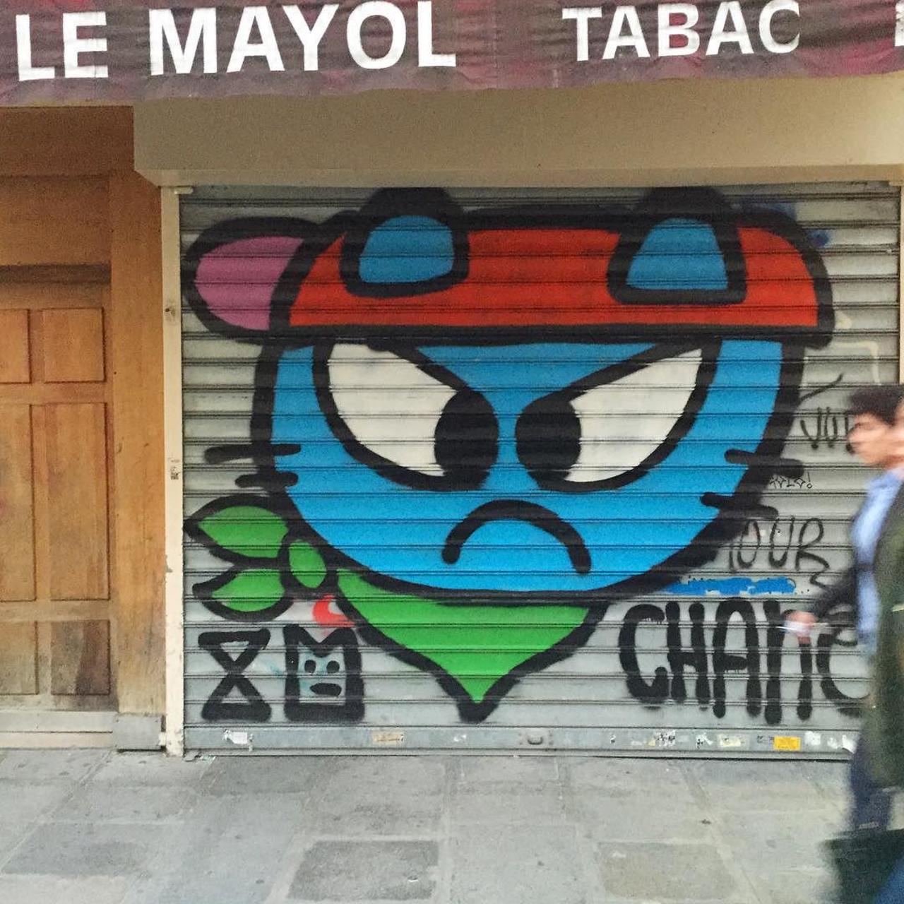#Paris #graffiti photo by @hookedblog http://ift.tt/1P6QuFt #StreetArt https://t.co/wtAyiSJ0ds