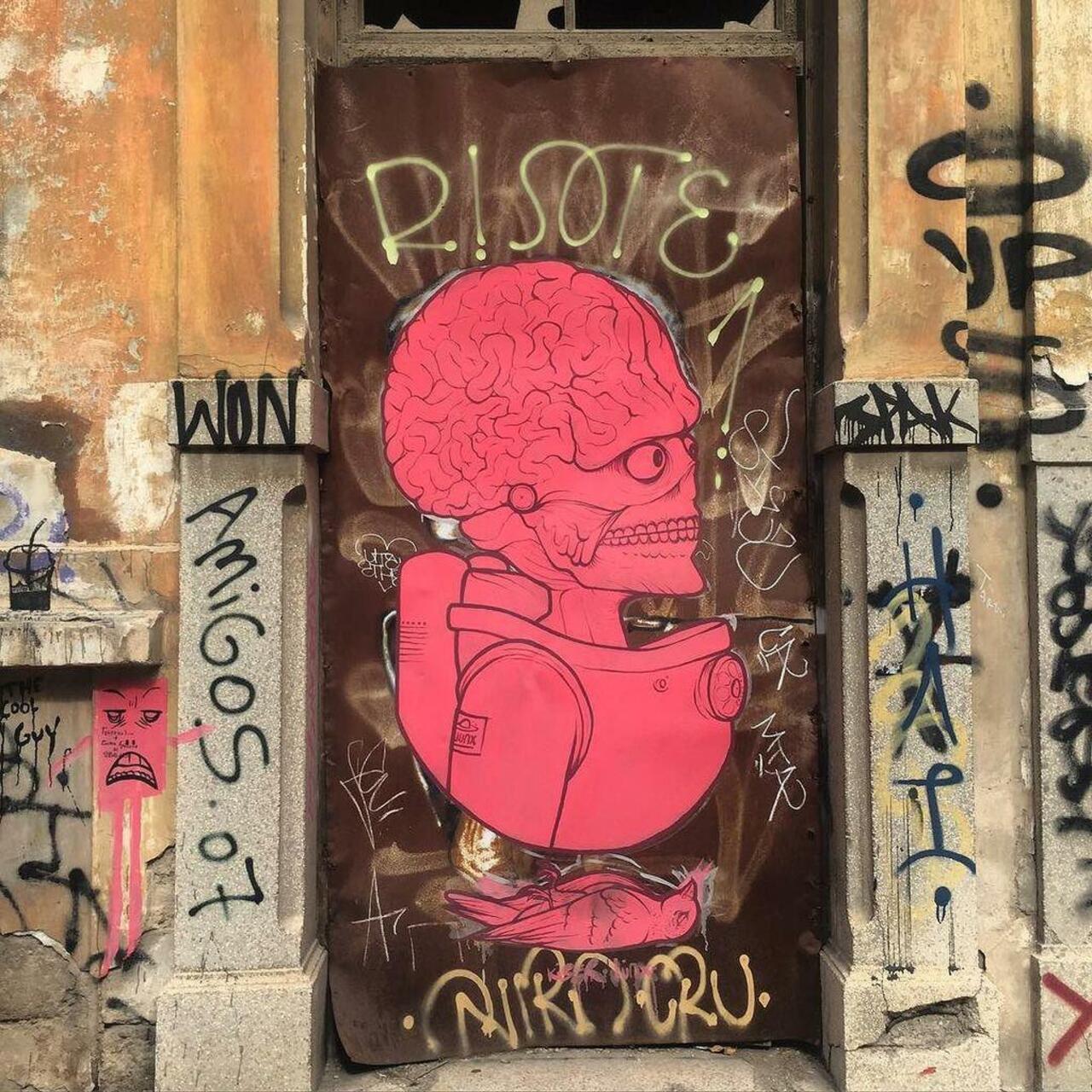 Graffiti Doors
Athens, Greece
#graff #graffiti #graffitiathens #outsider #outsiderart #street #streetart #streetart… http://t.co/J6l449WF2Z