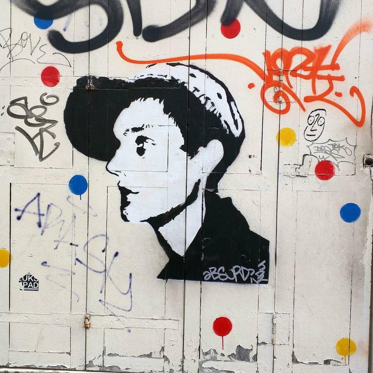circumjacent_fr: #Paris #graffiti photo by alphaquadra http://ift.tt/1KWqsiZ #StreetArt http://t.co/SEJGEPcyk4