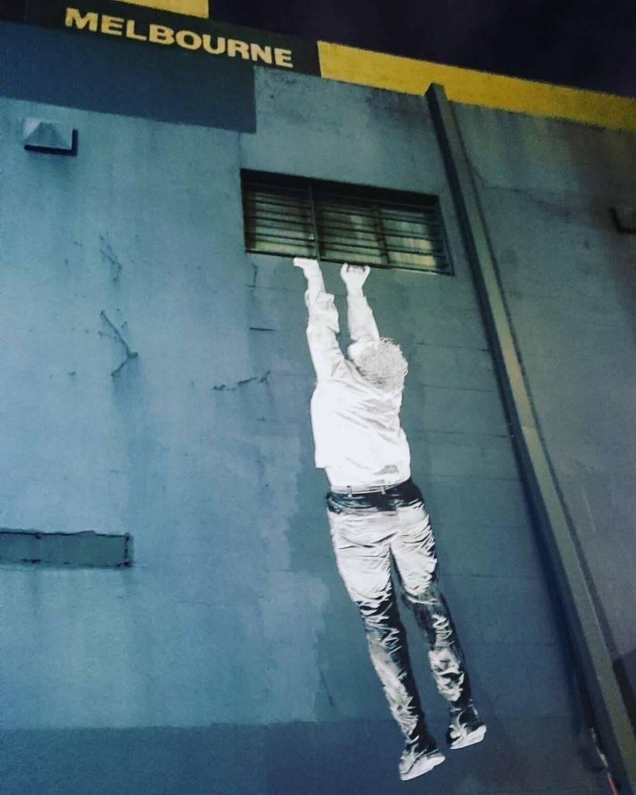 Hanging out in #Melbourne #streetart #graffiti #instagraffiti #instastreetart #streetartmelbourne #graffitiart by m… http://t.co/pLMufVzind