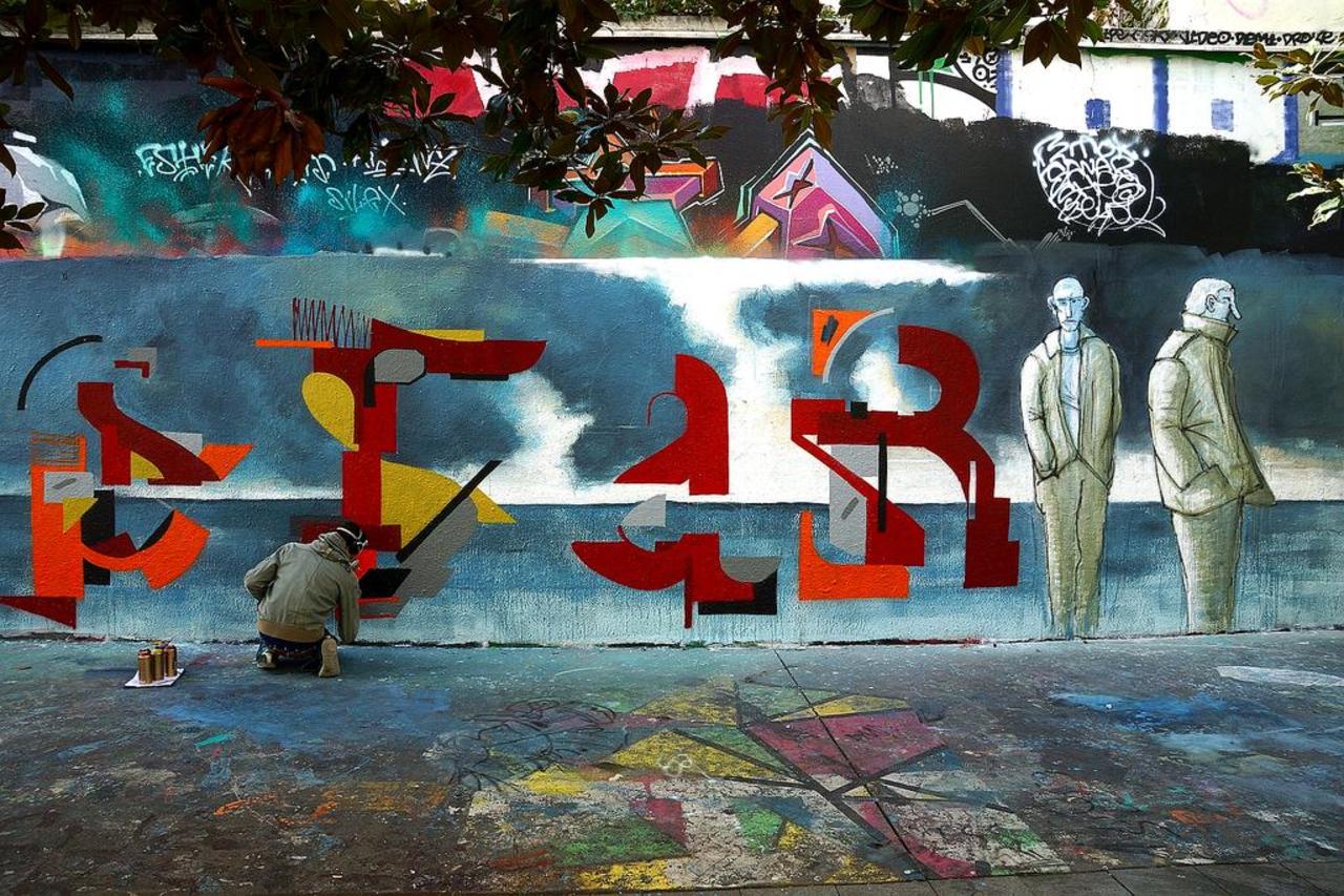 Street Art by anonymous in #Paris-19E-Arrondissement http://www.urbacolors.com #art #mural #graffiti #streetart http://t.co/XdOYJVjVpN