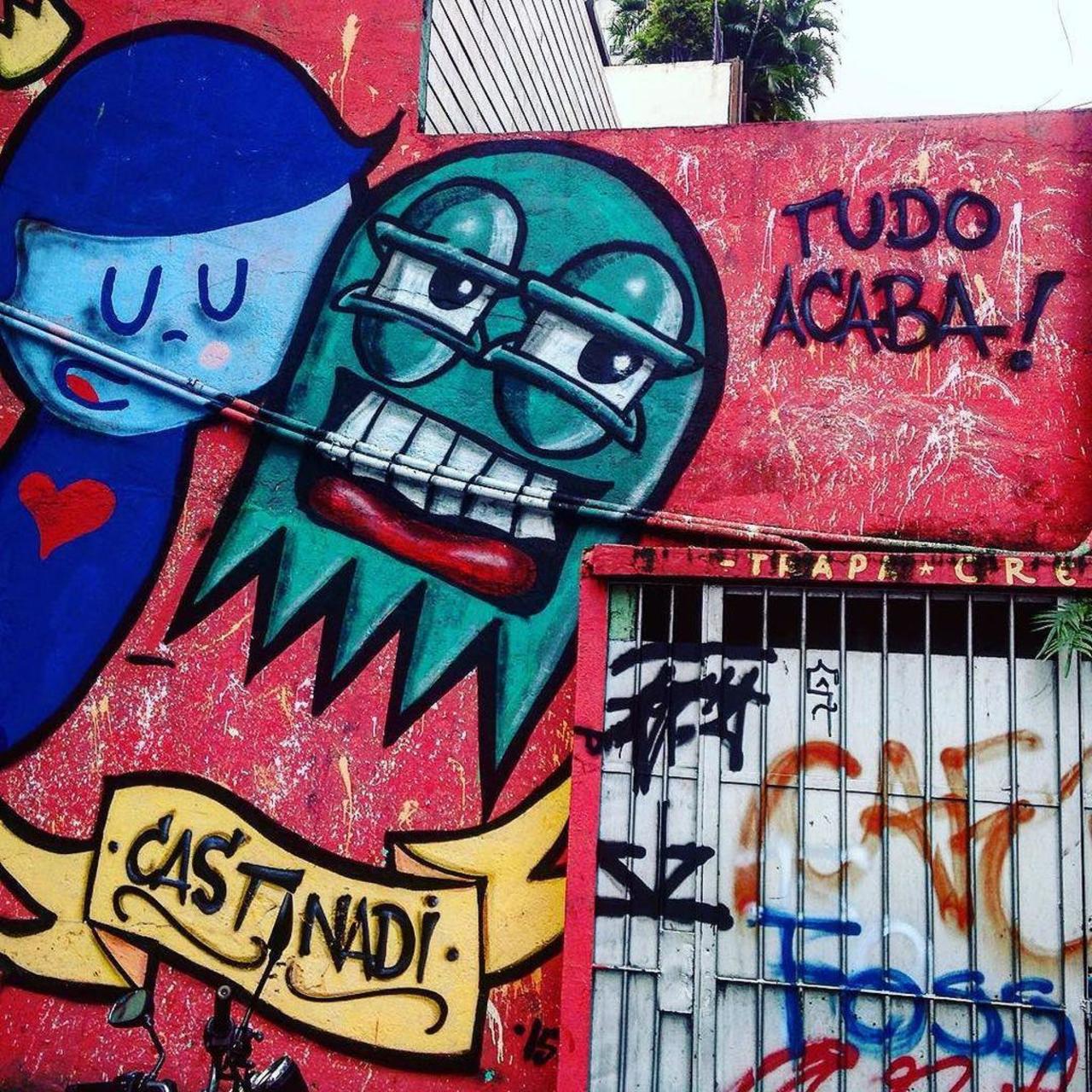 Até o muro é passageiro. 
#streetartrio #streetart #grafite #graffiti by vivsy http://t.co/TmAQEjXQbw