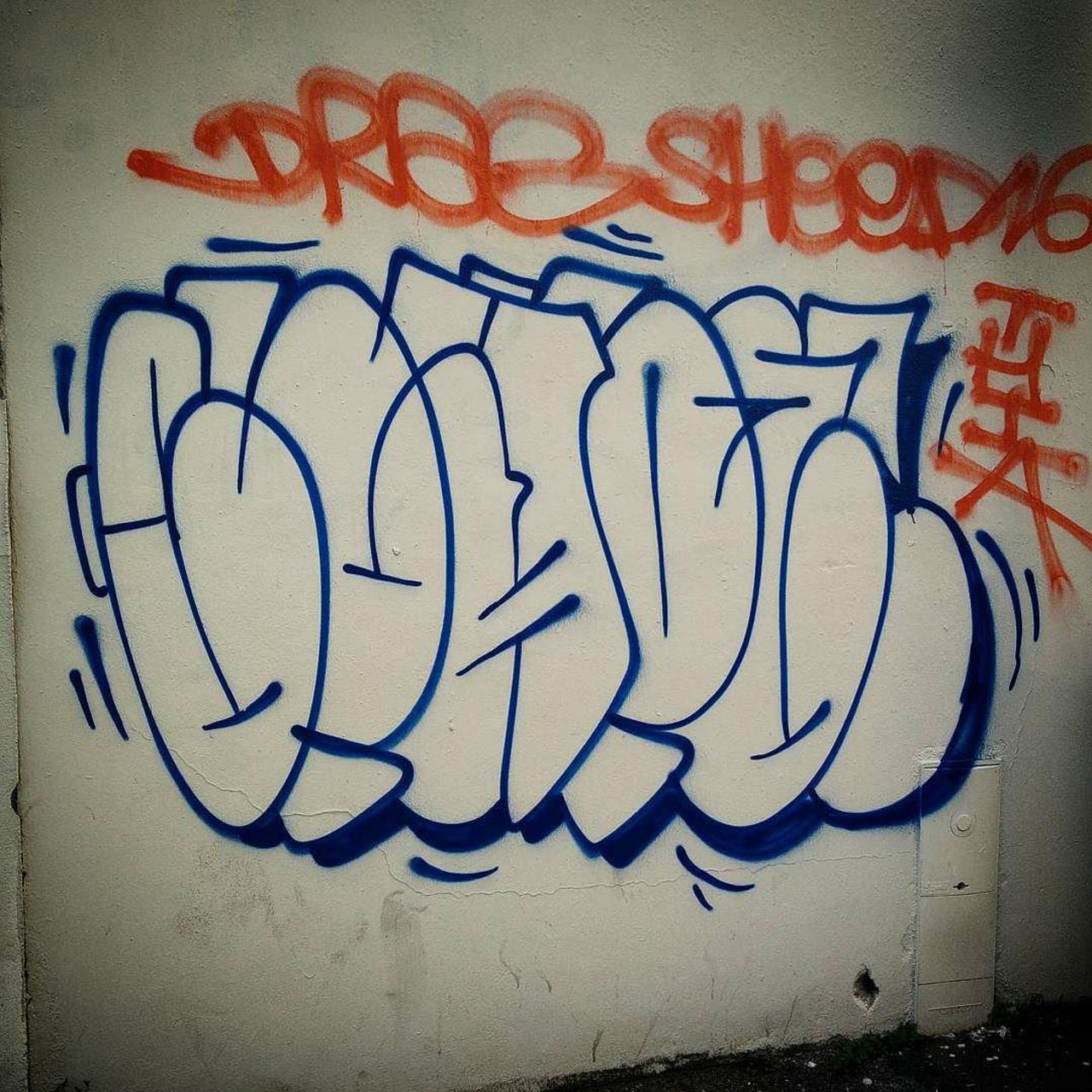 #Paris #graffiti photo by @ceky_art http://ift.tt/1NcBnLl #StreetArt http://t.co/quRB1ekC4h